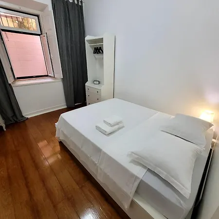 Privatunterkunft Varanda Privada Iroom *